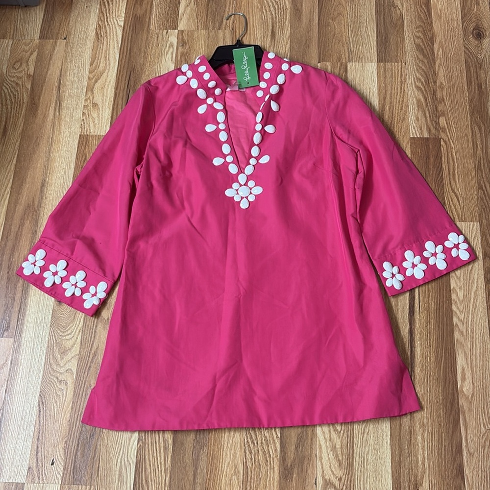 Lilly Pulitzer Newberry tunic top in lipstick 🩷 pink, beaded, v-neck, size 10